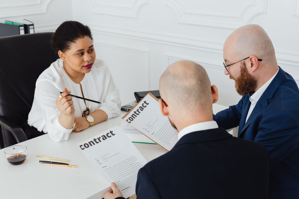 AI Legal Assistant: What It Does and Which Tools to Use